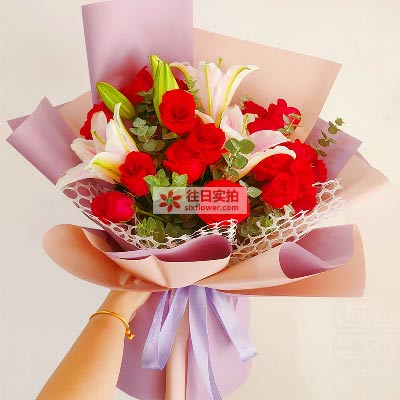 江门18朵红玫瑰百合，真情相守一生
